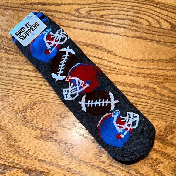 Boys “Grip It Slippers” - Picture 1 of 4